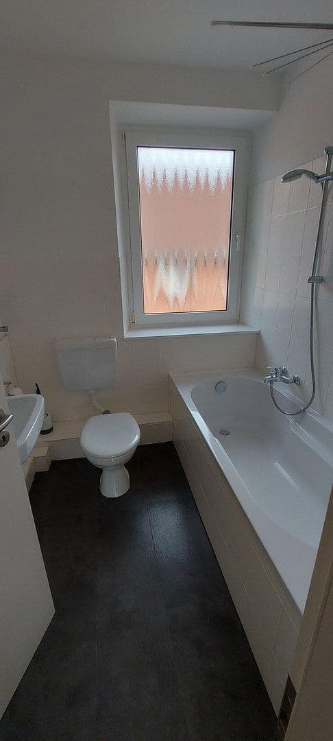 Prenájom bytu 2-izbový 55 m², Landau-Queichheim, Porýnie-Falcko Prenájom bytu 2-izbový 55 m², Landau-Queichheim, Porýnie-Falcko
