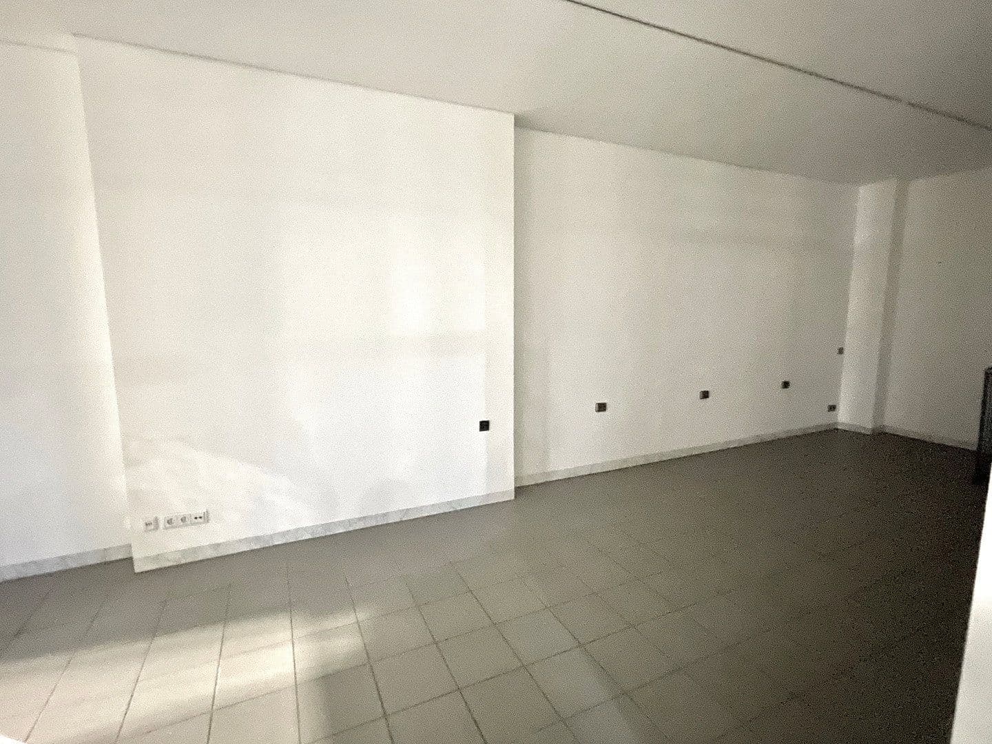 Prenájom nebytového priestoru 46 m², Mönchengladbach-Rheydt, Severné Porýnie - Westfálsko Prenájom nebytového priestoru 46 m², Mönchengladbach-Rheydt, Severné Porýnie - Westfálsko