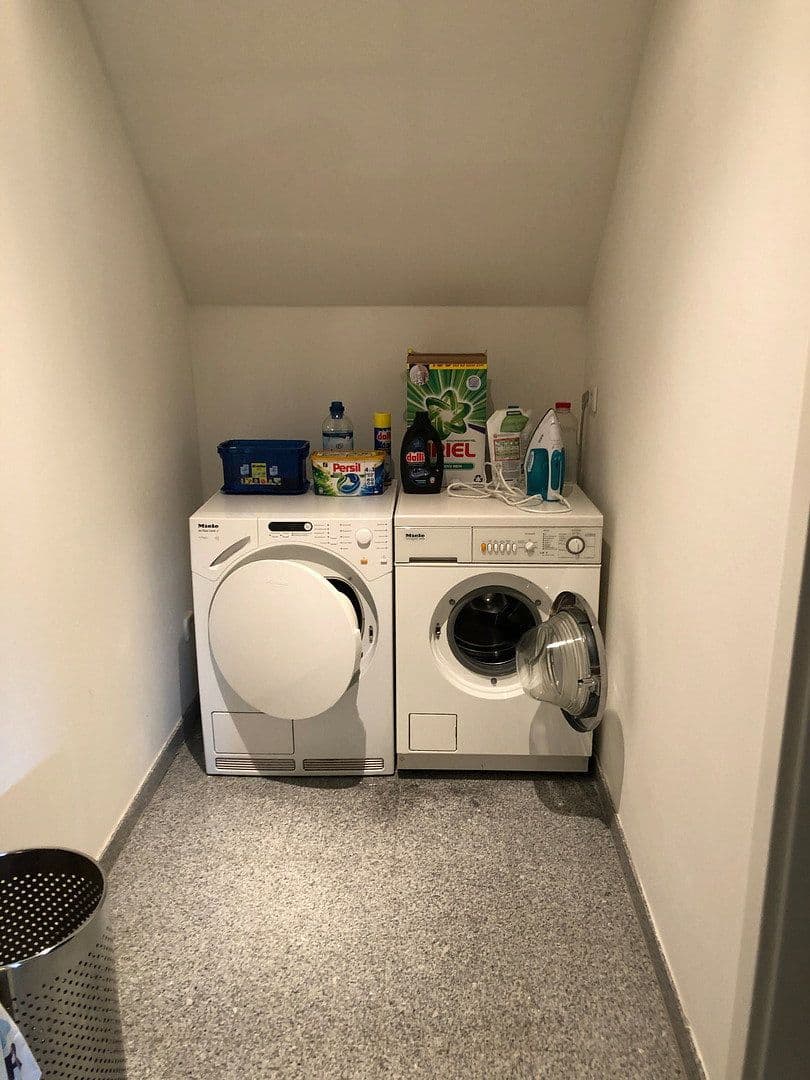 Prenájom bytu 5-izbový 190 m², Lechtenbergweg 29, Münster, Severné Porýnie - Westfálsko Prenájom bytu 5-izbový 190 m², Lechtenbergweg 29, Münster, Severné Porýnie - Westfálsko