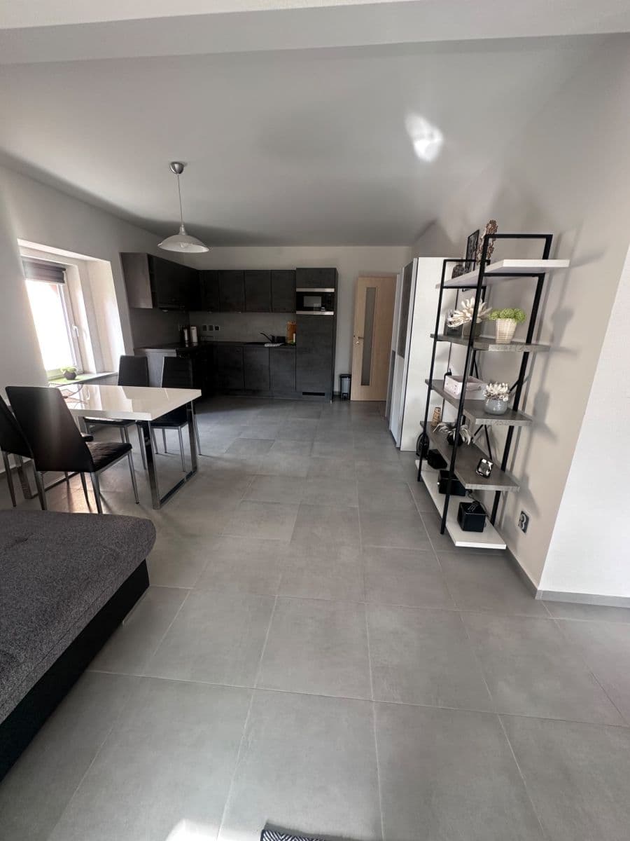 Prenájom bytu 1-izbový 67 m², nám. Republiky, Lázně Kynžvart, Karlovarský kraj Prenájom bytu 1-izbový 67 m², nám. Republiky, Lázně Kynžvart, Karlovarský kraj