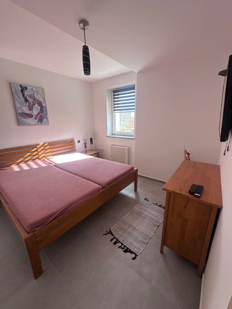 Prenájom bytu 1-izbový 67 m², nám. Republiky, Lázně Kynžvart, Karlovarský kraj Prenájom bytu 1-izbový 67 m², nám. Republiky, Lázně Kynžvart, Karlovarský kraj