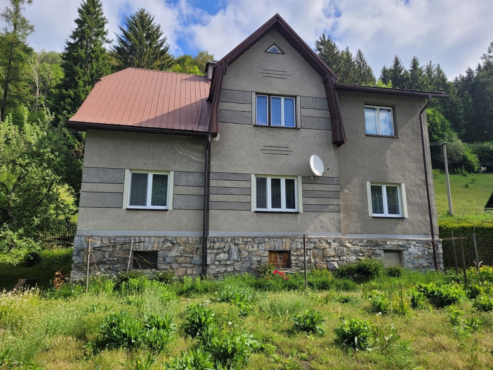 Predaj domu 220 m², pozemek 995 m², V Zátiší, Hanušovice, Olomoucký kraj Predaj domu 220 m², pozemek 995 m², V Zátiší, Hanušovice, Olomoucký kraj