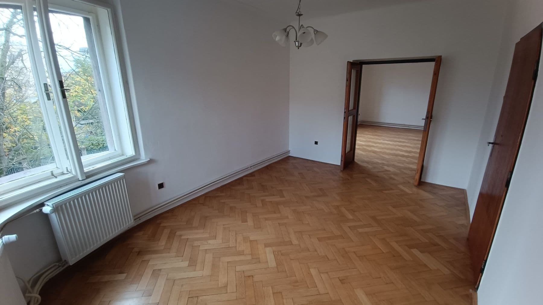 Prenájom bytu 3-izbový 89 m², Kapitána Jaroše, Plzeň, Plzeňský kraj Prenájom bytu 3-izbový 89 m², Kapitána Jaroše, Plzeň, Plzeňský kraj