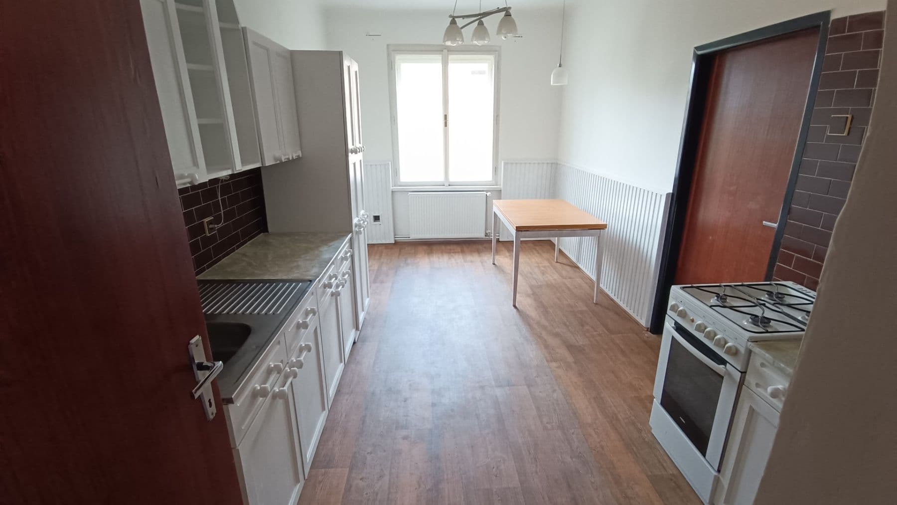 Prenájom bytu 3-izbový 89 m², Kapitána Jaroše, Plzeň, Plzeňský kraj Prenájom bytu 3-izbový 89 m², Kapitána Jaroše, Plzeň, Plzeňský kraj
