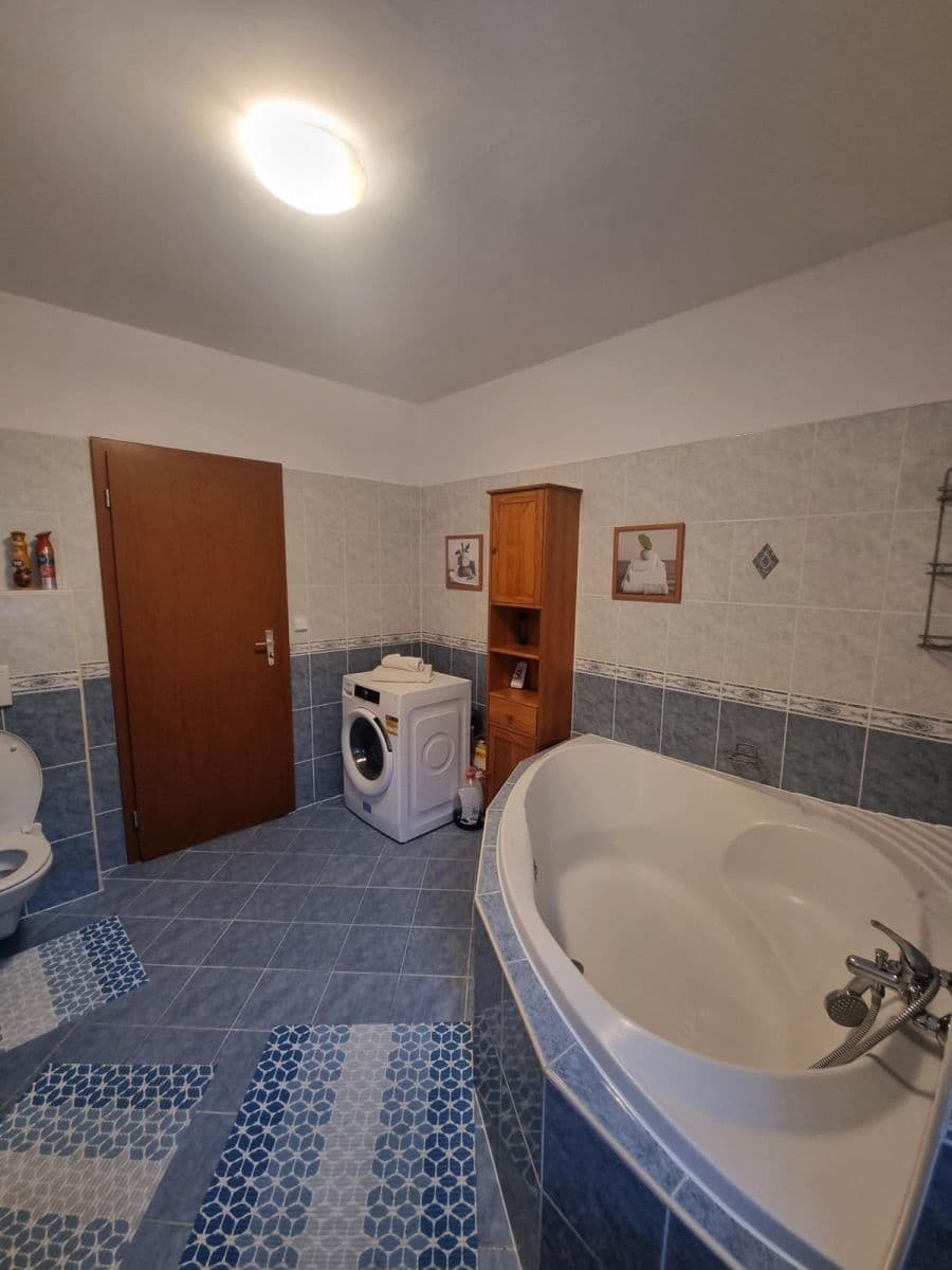Prenájom bytu 2-izbový 46 m², Měšická, Praha, Praha Prenájom bytu 2-izbový 46 m², Měšická, Praha, Praha