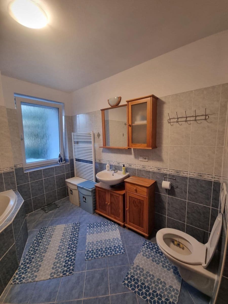 Prenájom bytu 2-izbový 46 m², Měšická, Praha, Praha Prenájom bytu 2-izbový 46 m², Měšická, Praha, Praha
