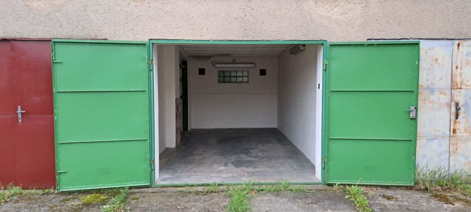 Prenájom garáže 19 m², Rajhradská, Brno, Jihomoravský kraj Prenájom garáže 19 m², Rajhradská, Brno, Jihomoravský kraj