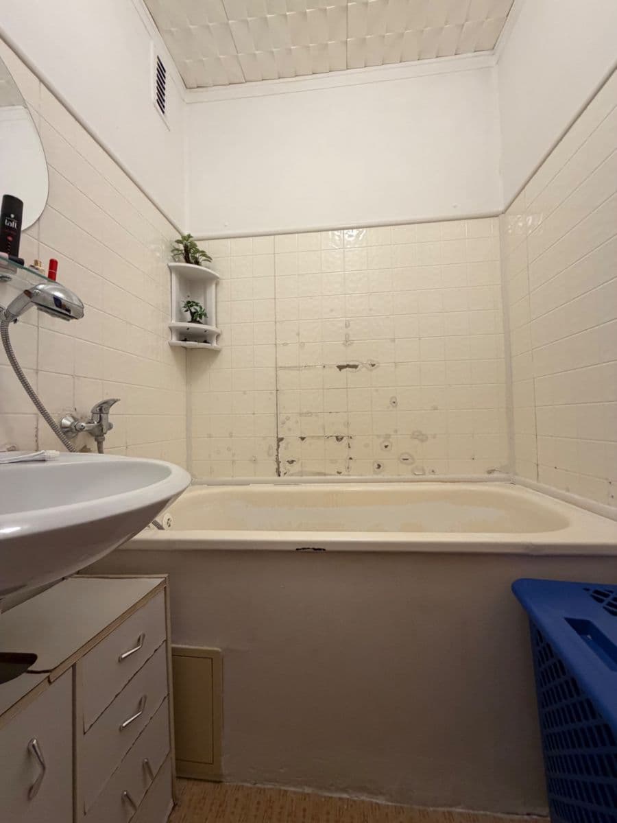 Prenájom bytu 2-izbový 56 m², Bydžovského, Praha, Praha Prenájom bytu 2-izbový 56 m², Bydžovského, Praha, Praha