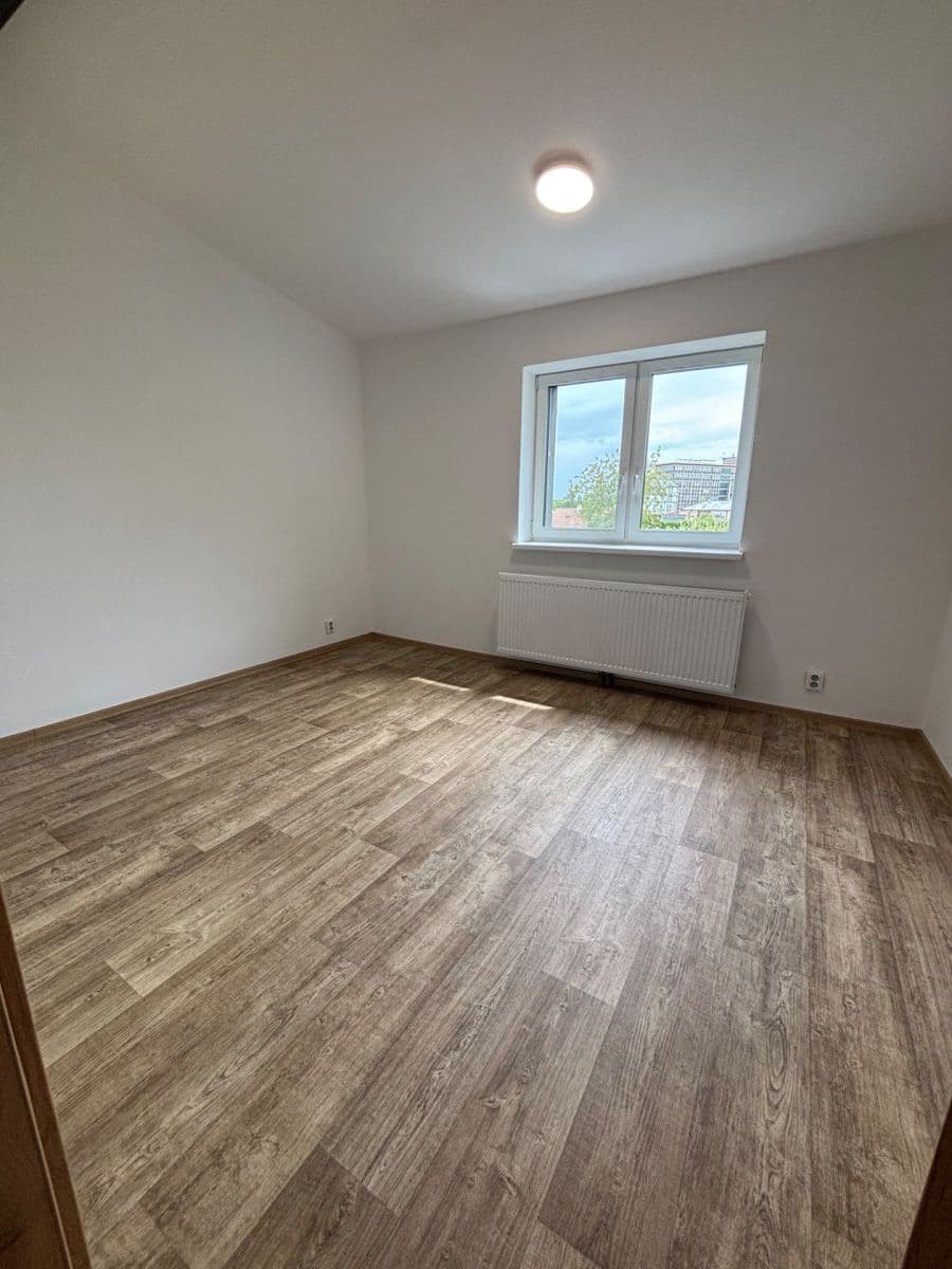 Prenájom bytu 3-izbový 70 m², Svatoplukova, Ostrava, Moravskoslezský kraj Prenájom bytu 3-izbový 70 m², Svatoplukova, Ostrava, Moravskoslezský kraj