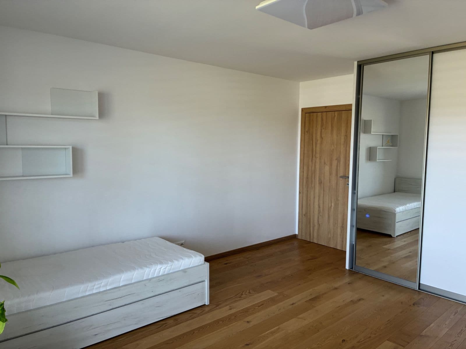 Prenájom domu 180 m², pozemek 100 m², Skalka nad Váhom, Trenčiansky kraj Prenájom domu 180 m², pozemek 100 m², Skalka nad Váhom, Trenčiansky kraj