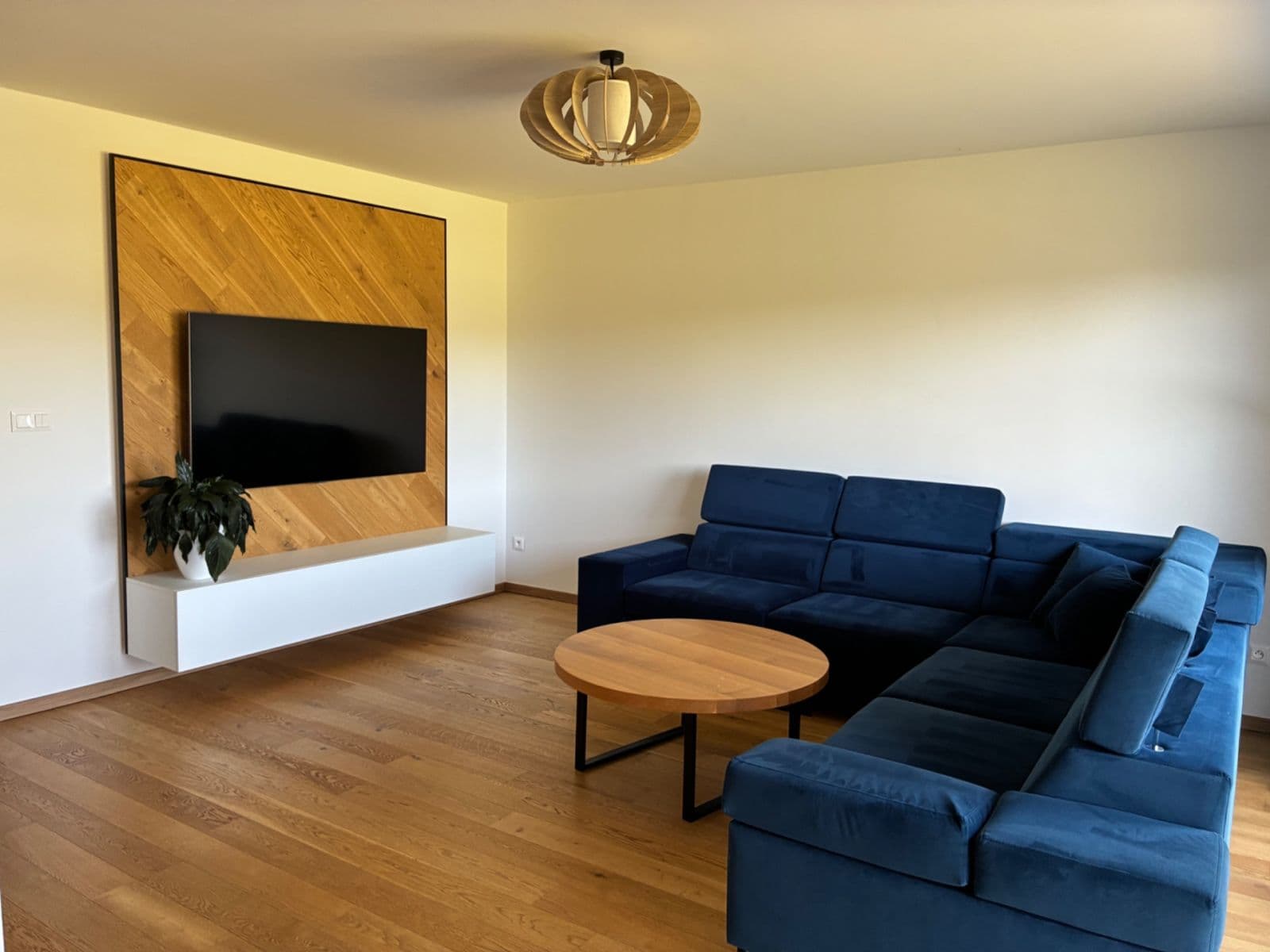 Prenájom domu 180 m², pozemek 100 m², Skalka nad Váhom, Trenčiansky kraj Prenájom domu 180 m², pozemek 100 m², Skalka nad Váhom, Trenčiansky kraj