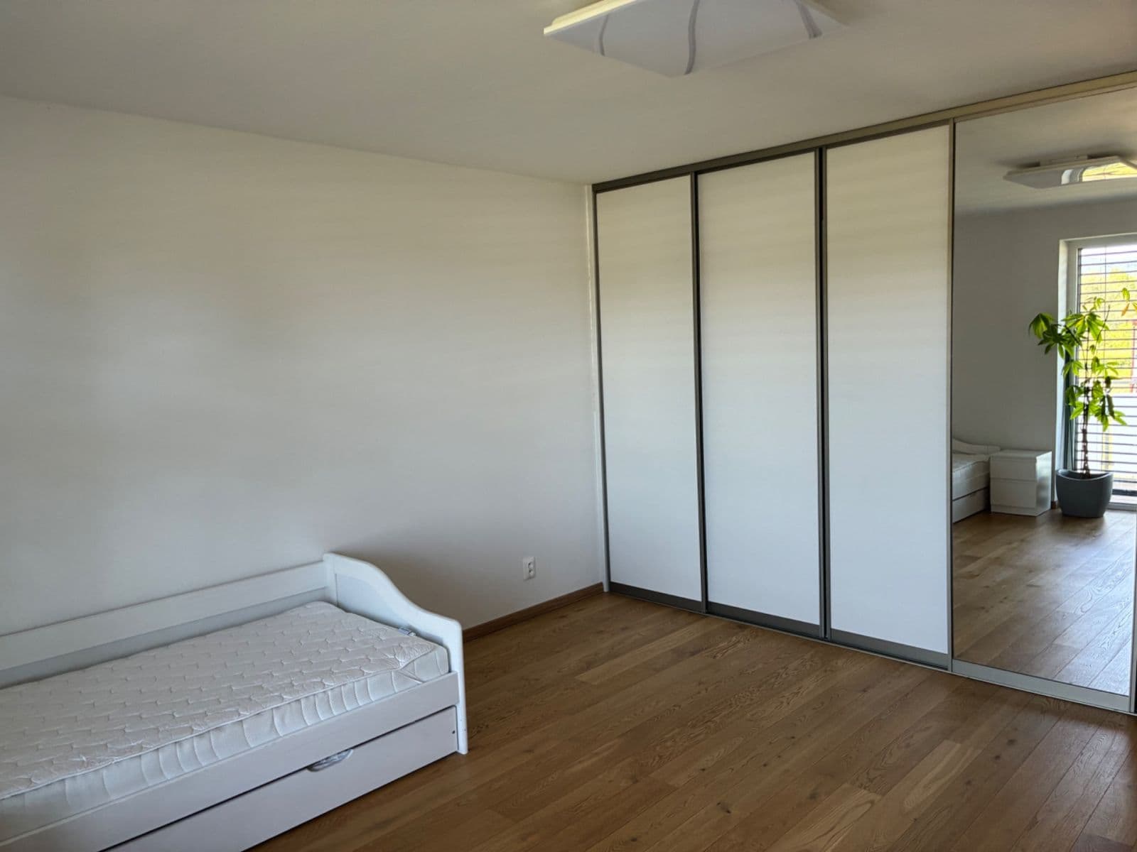 Prenájom domu 180 m², pozemek 100 m², Skalka nad Váhom, Trenčiansky kraj Prenájom domu 180 m², pozemek 100 m², Skalka nad Váhom, Trenčiansky kraj