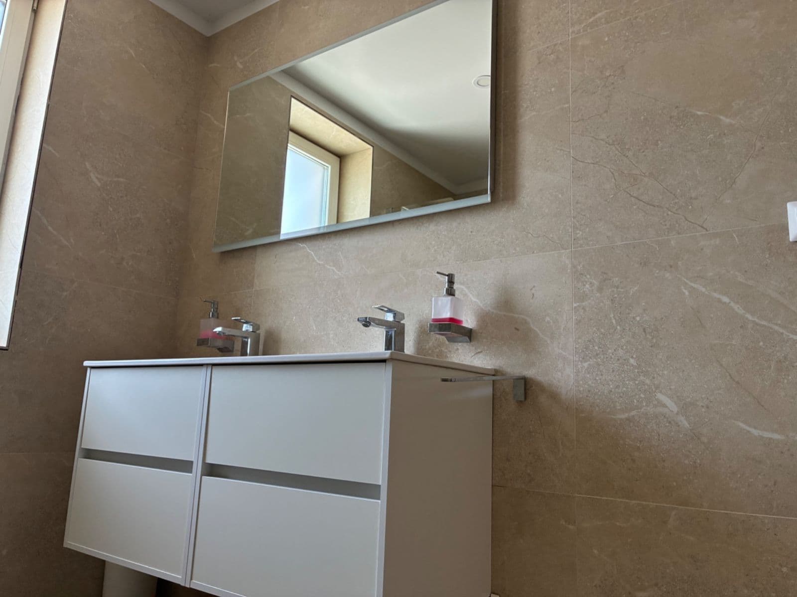 Prenájom domu 180 m², pozemek 100 m², Skalka nad Váhom, Trenčiansky kraj Prenájom domu 180 m², pozemek 100 m², Skalka nad Váhom, Trenčiansky kraj