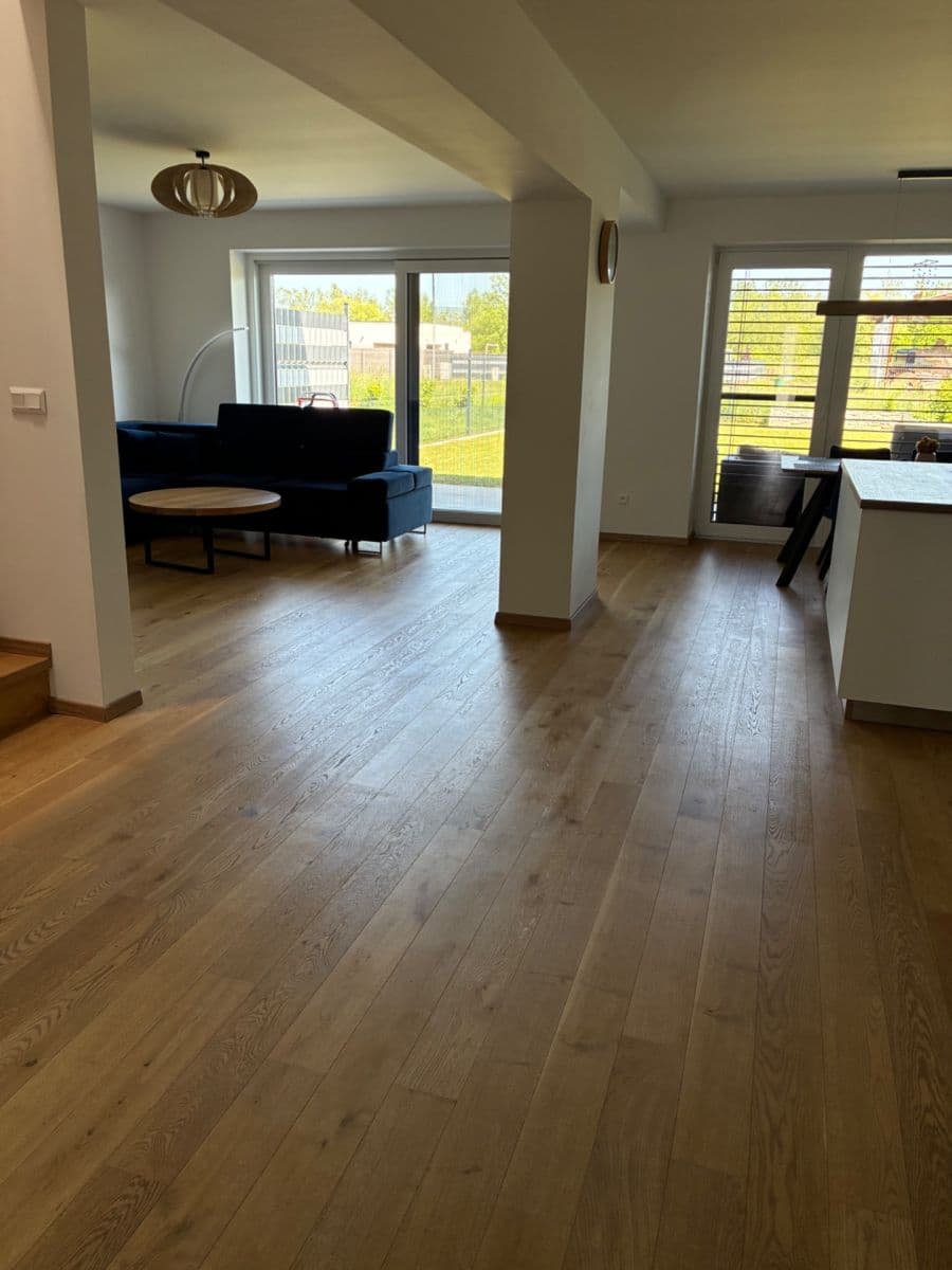 Prenájom domu 180 m², pozemek 100 m², Skalka nad Váhom, Trenčiansky kraj Prenájom domu 180 m², pozemek 100 m², Skalka nad Váhom, Trenčiansky kraj