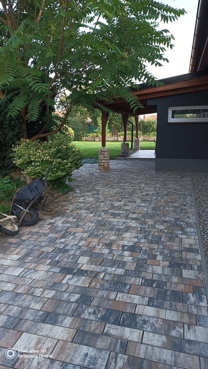 Predaj domu 185 m², pozemek 417 m², Ke Hřišti, Hrobce, Ústecký kraj Predaj domu 185 m², pozemek 417 m², Ke Hřišti, Hrobce, Ústecký kraj
