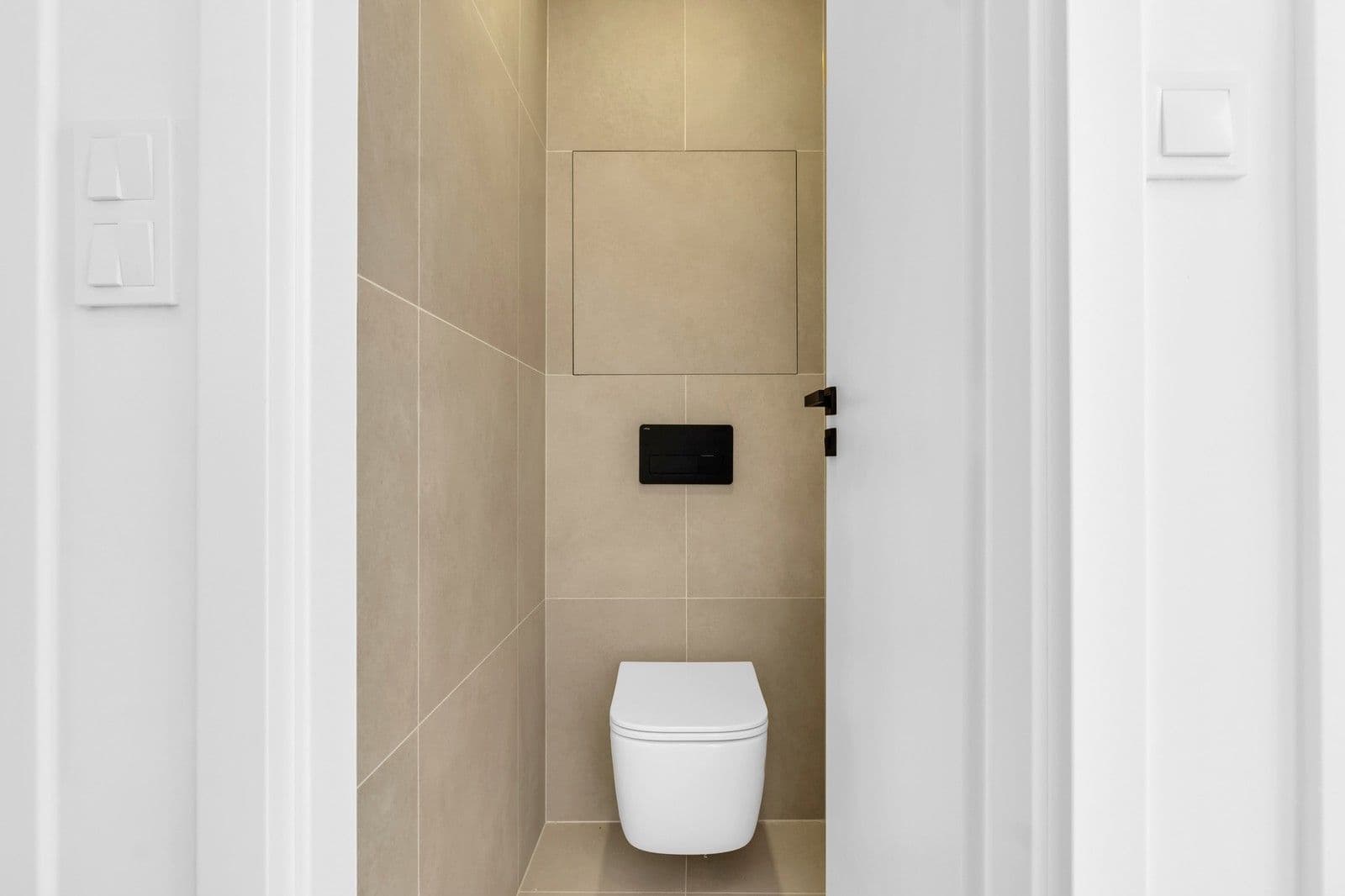 Predaj bytu 3-izbový 61 m², Černokostelecká, Praha, Praha Predaj bytu 3-izbový 61 m², Černokostelecká, Praha, Praha