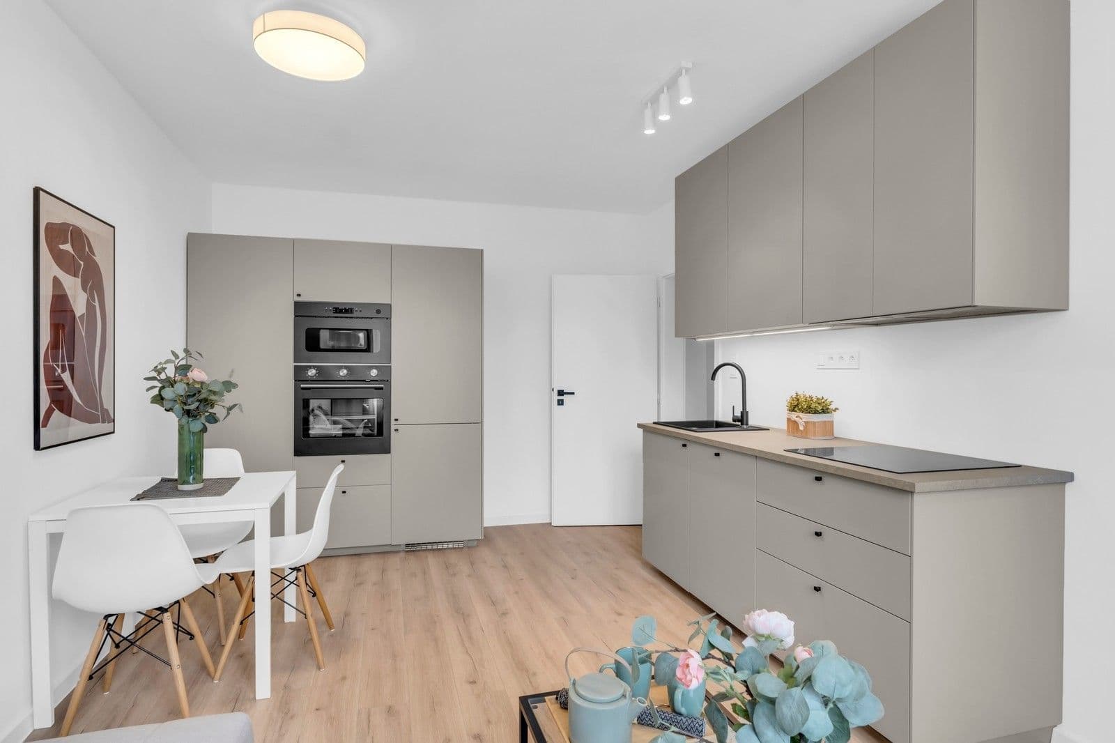 Predaj bytu 3-izbový 61 m², Černokostelecká, Praha, Praha Predaj bytu 3-izbový 61 m², Černokostelecká, Praha, Praha