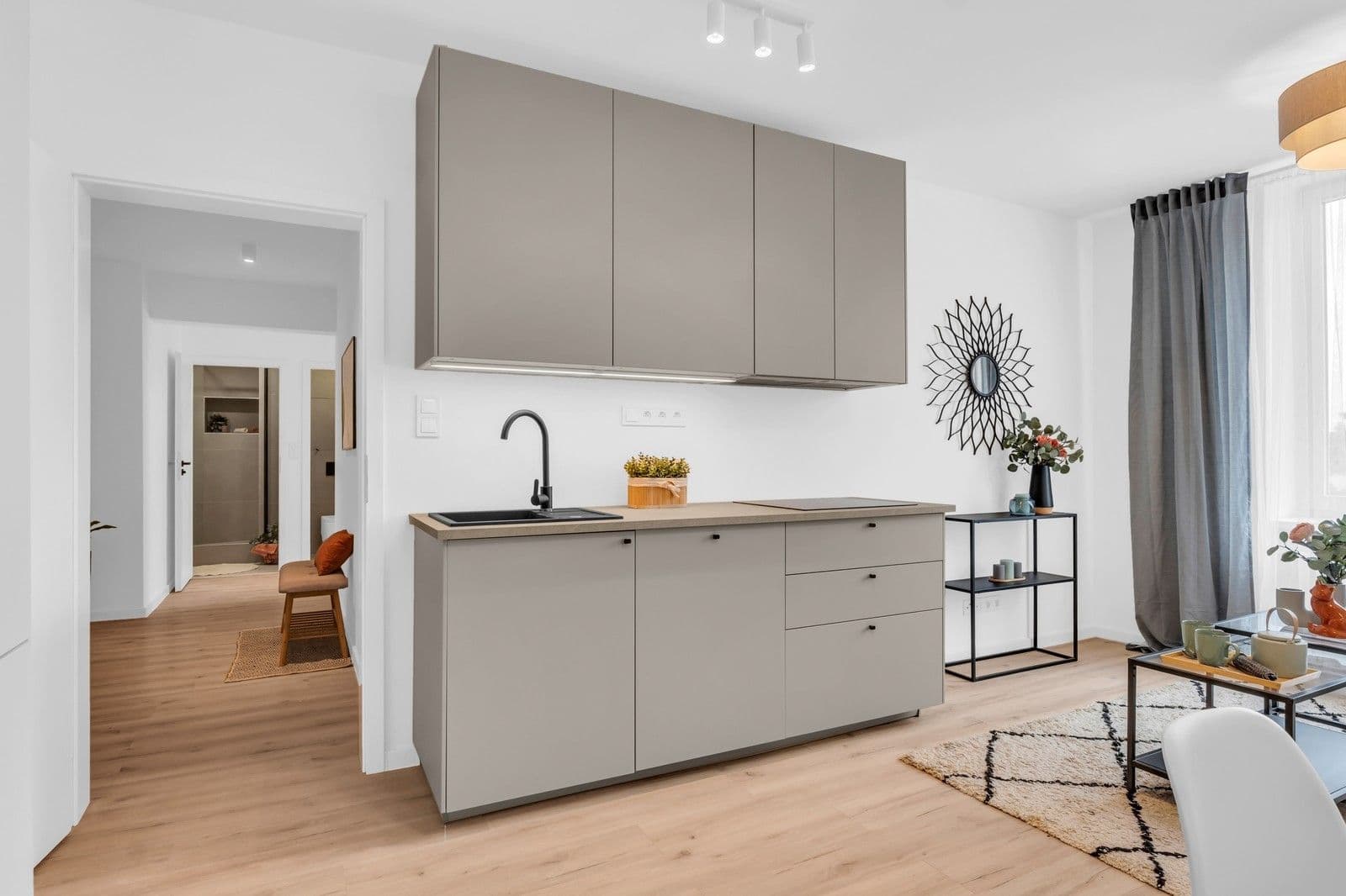 Predaj bytu 3-izbový 61 m², Černokostelecká, Praha, Praha Predaj bytu 3-izbový 61 m², Černokostelecká, Praha, Praha