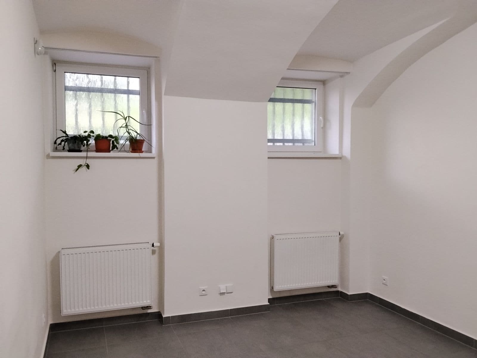 Prenájom nebytového priestoru 15 m², Bořivojova, Praha, Praha Prenájom nebytového priestoru 15 m², Bořivojova, Praha, Praha