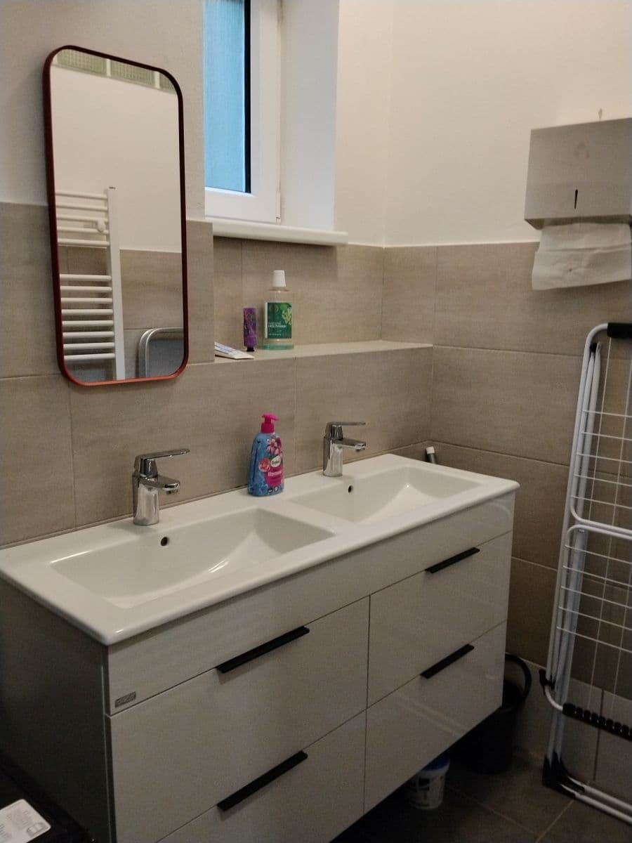 Prenájom nebytového priestoru 15 m², Bořivojova, Praha, Praha Prenájom nebytového priestoru 15 m², Bořivojova, Praha, Praha