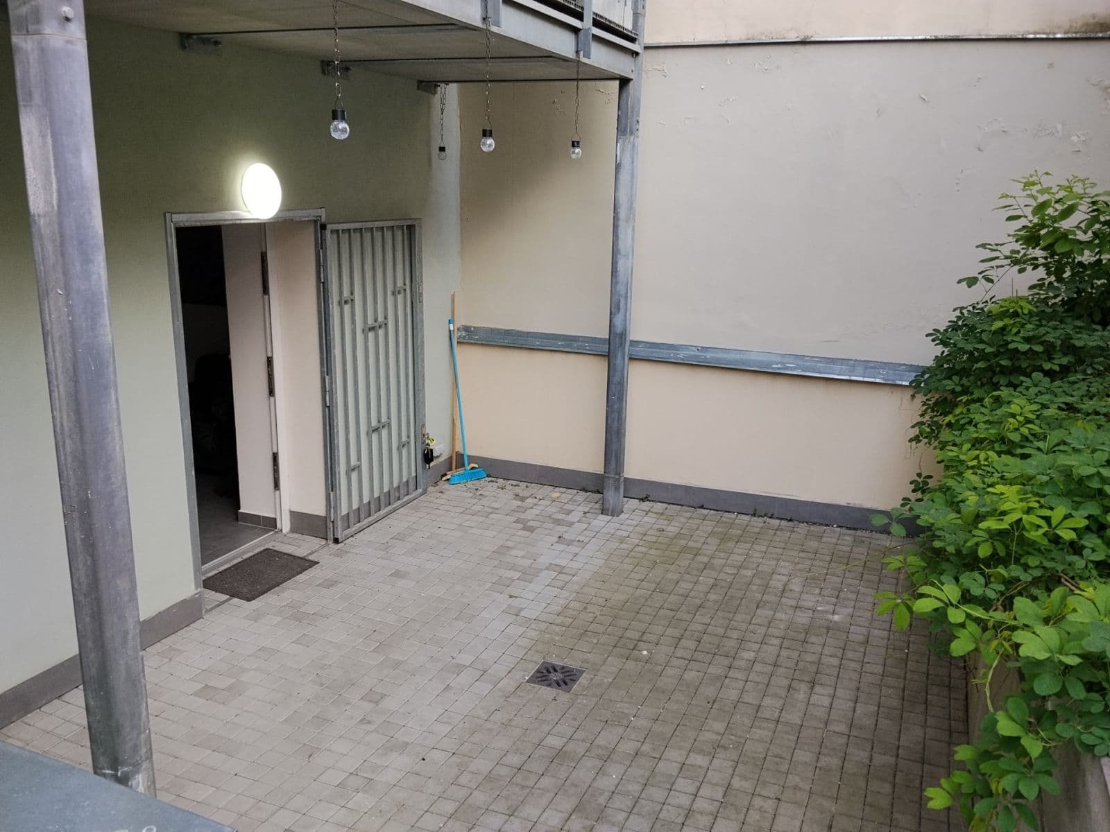Prenájom nebytového priestoru 15 m², Bořivojova, Praha, Praha Prenájom nebytového priestoru 15 m², Bořivojova, Praha, Praha