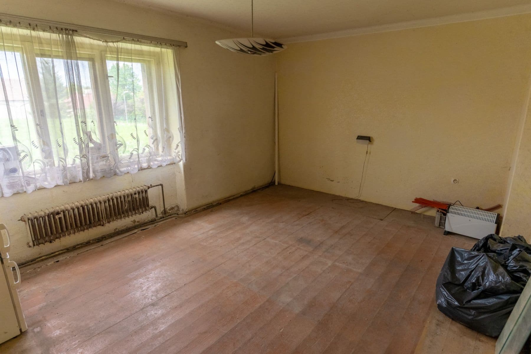 Predaj domu 200 m², pozemek 2.861 m², Děčany, Ústecký kraj Predaj domu 200 m², pozemek 2.861 m², Děčany, Ústecký kraj