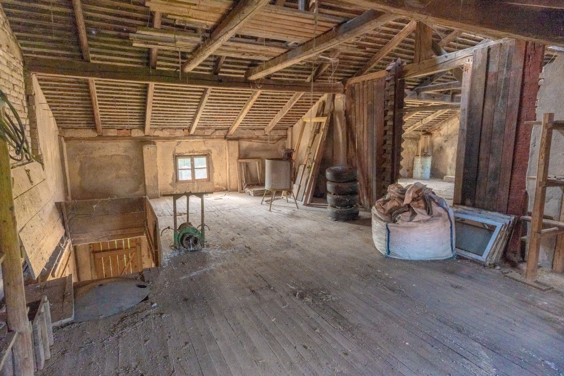 Predaj domu 200 m², pozemek 2.861 m², Děčany, Ústecký kraj Predaj domu 200 m², pozemek 2.861 m², Děčany, Ústecký kraj