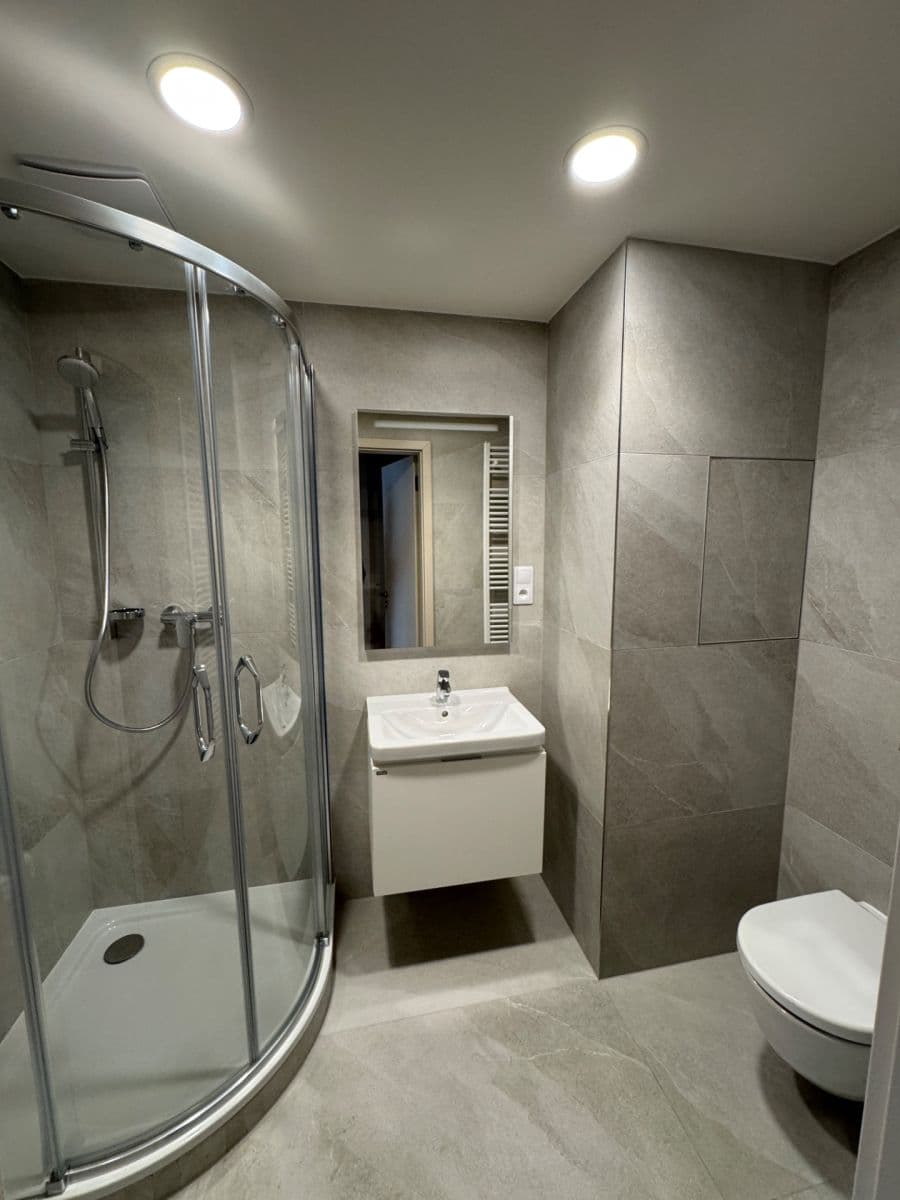 Prenájom bytu 1-izbový 49 m², Výstavní, Praha, Praha Prenájom bytu 1-izbový 49 m², Výstavní, Praha, Praha