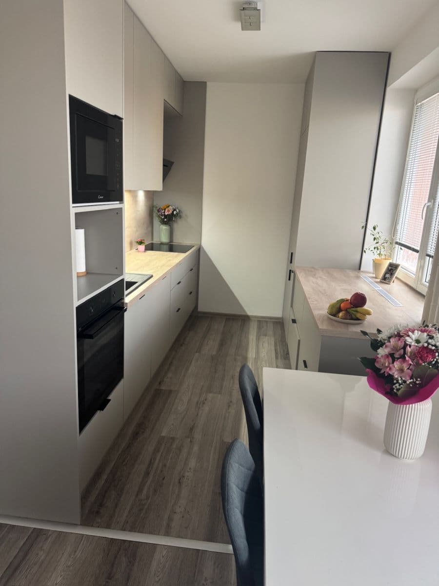Predaj bytu 3-izbový 66 m², Josefa Skupy, Ostrava, Moravskoslezský kraj Predaj bytu 3-izbový 66 m², Josefa Skupy, Ostrava, Moravskoslezský kraj