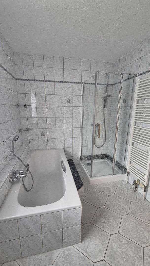 Prenájom bytu 4-izbový 135 m², Ilsede, Dolné Sasko Prenájom bytu 4-izbový 135 m², Ilsede, Dolné Sasko