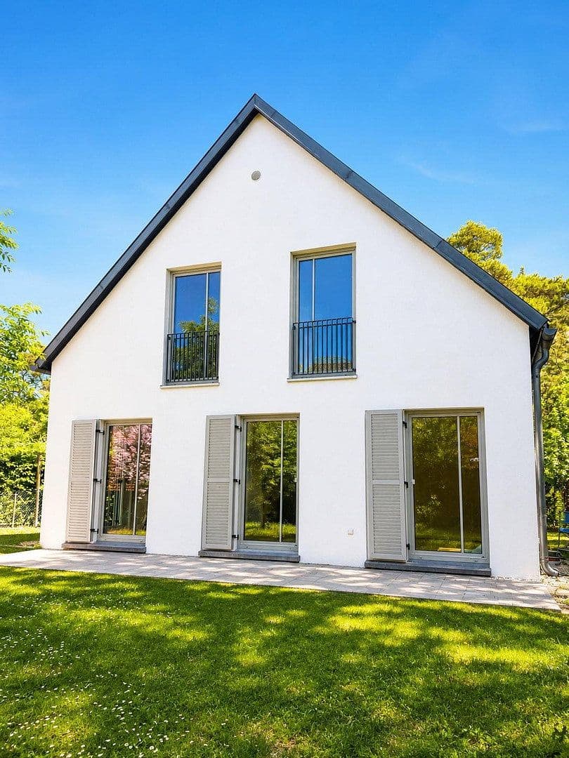 Predaj domu 144 m², pozemek 574 m², Isarstr, Ludwigsfelde, Brandenbursko Predaj domu 144 m², pozemek 574 m², Isarstr, Ludwigsfelde, Brandenbursko