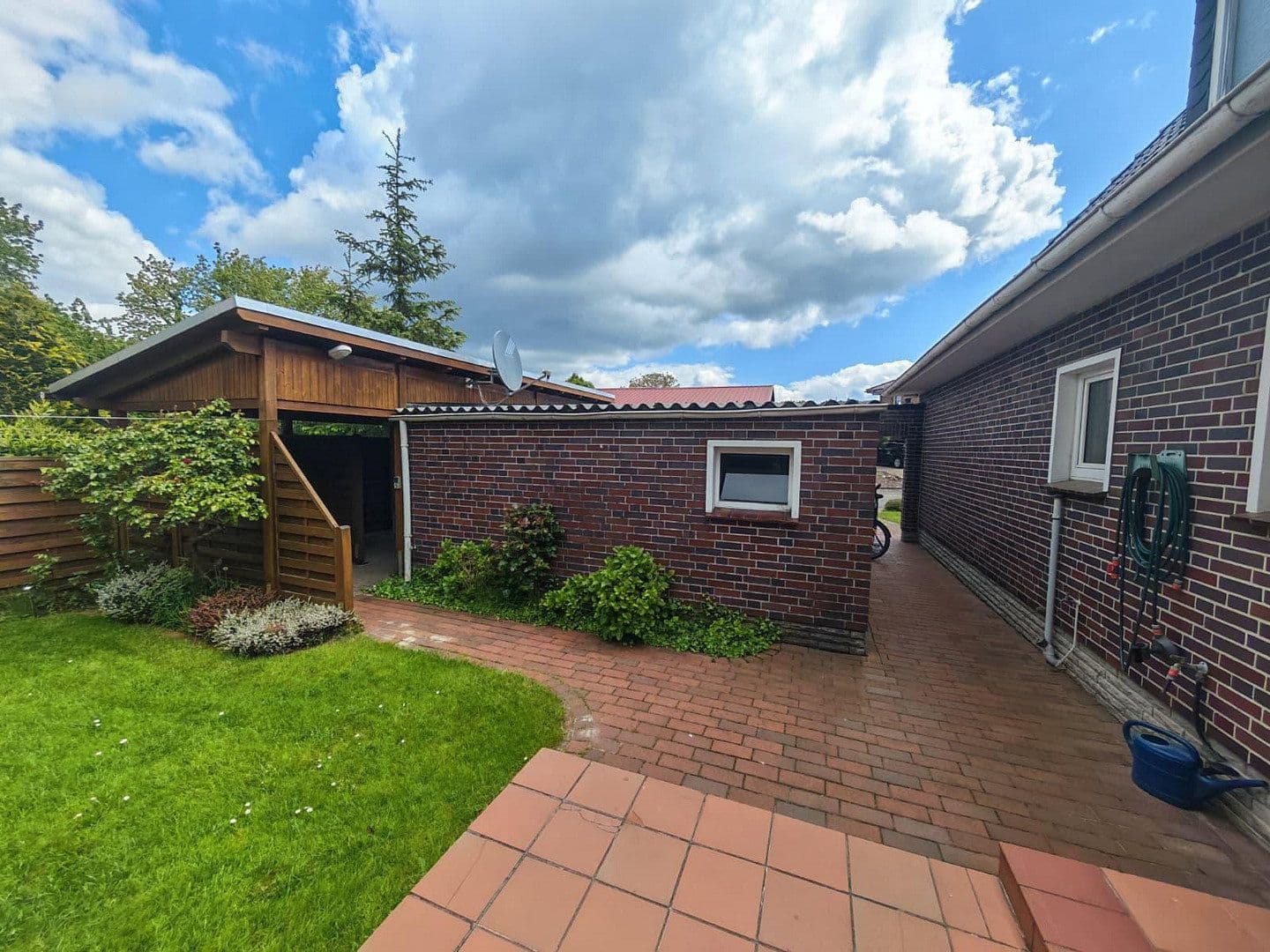 Predaj domu 212 m², pozemek 820 m², Luchtenburg 34, Twistringen, Dolné Sasko Predaj domu 212 m², pozemek 820 m², Luchtenburg 34, Twistringen, Dolné Sasko