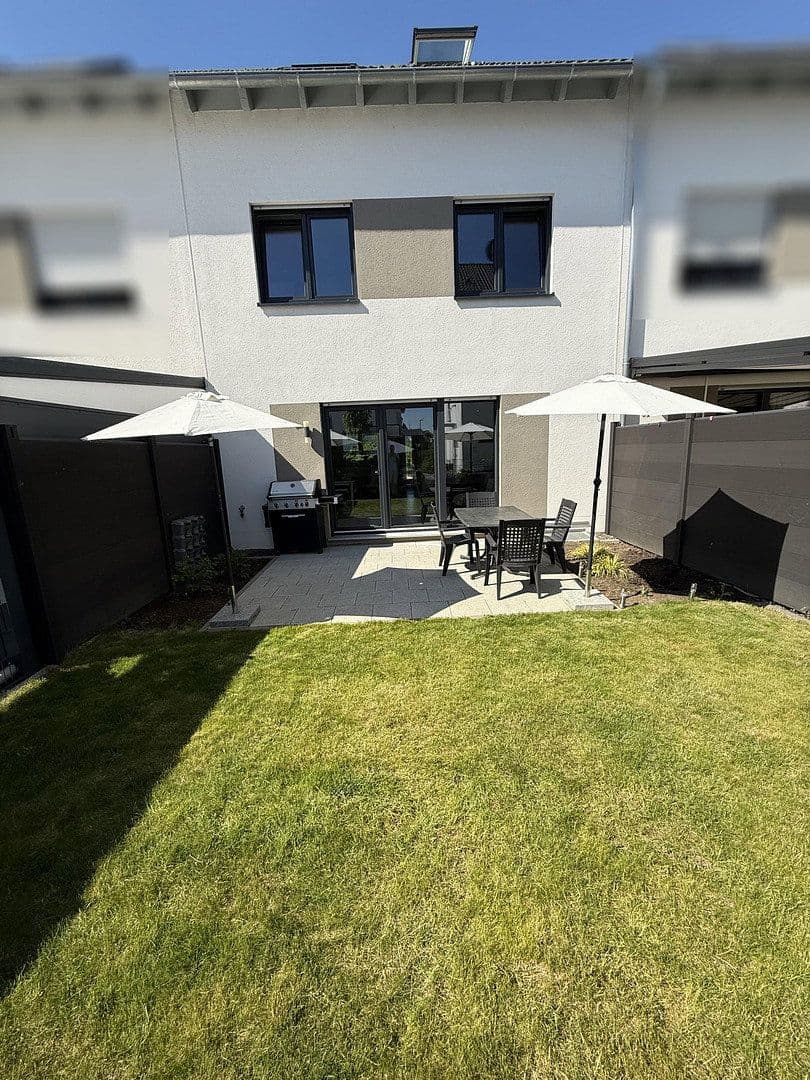Predaj domu 141 m², pozemek 131 m², Kandisweg 9, Groß-Gerau, Hesensko Predaj domu 141 m², pozemek 131 m², Kandisweg 9, Groß-Gerau, Hesensko