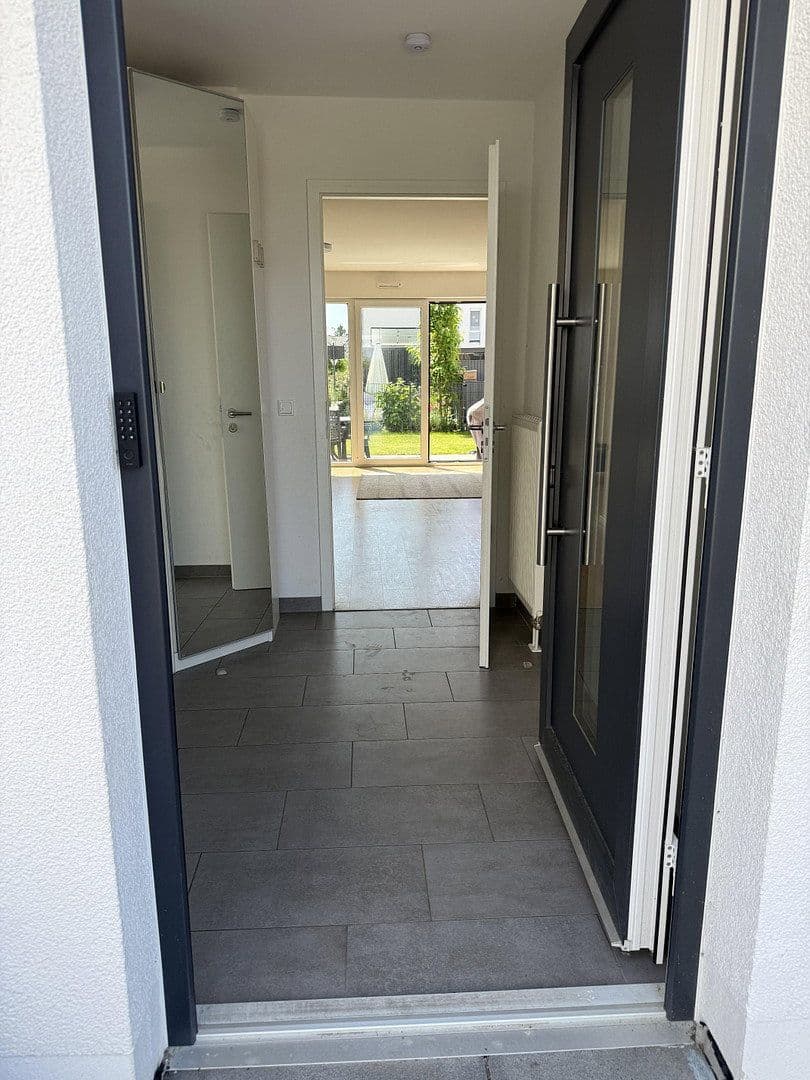 Predaj domu 141 m², pozemek 131 m², Kandisweg 9, Groß-Gerau, Hesensko Predaj domu 141 m², pozemek 131 m², Kandisweg 9, Groß-Gerau, Hesensko
