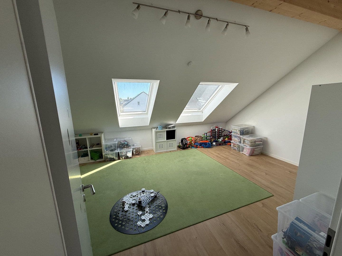 Predaj domu 141 m², pozemek 131 m², Kandisweg 9, Groß-Gerau, Hesensko Predaj domu 141 m², pozemek 131 m², Kandisweg 9, Groß-Gerau, Hesensko