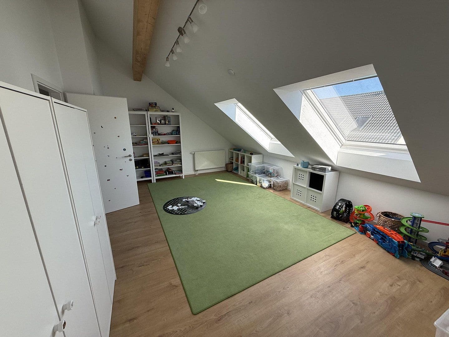 Predaj domu 141 m², pozemek 131 m², Kandisweg 9, Groß-Gerau, Hesensko Predaj domu 141 m², pozemek 131 m², Kandisweg 9, Groß-Gerau, Hesensko