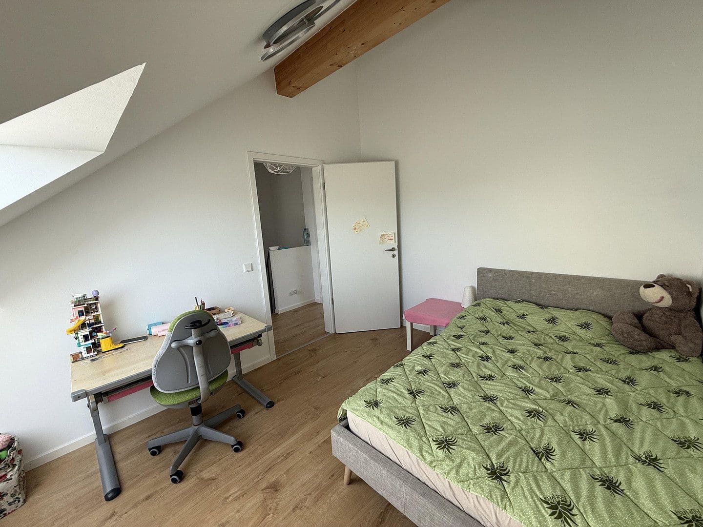 Predaj domu 141 m², pozemek 131 m², Kandisweg 9, Groß-Gerau, Hesensko Predaj domu 141 m², pozemek 131 m², Kandisweg 9, Groß-Gerau, Hesensko
