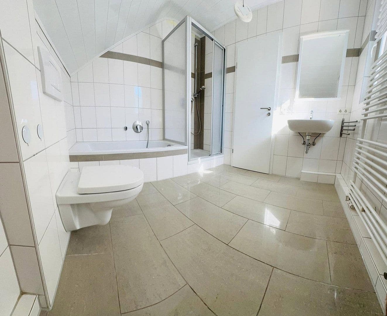 Prenájom bytu 3-izbový 85 m², Nibelungenstraße 160, Lautertal (Odenwald), Hesensko Prenájom bytu 3-izbový 85 m², Nibelungenstraße 160, Lautertal (Odenwald), Hesensko