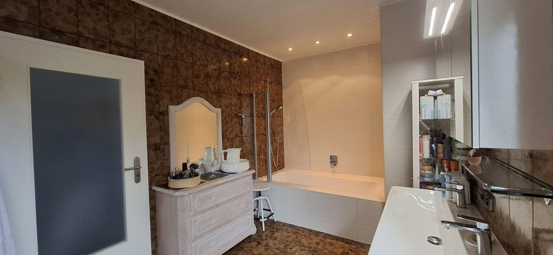 Predaj domu 340 m², pozemek 845 m², Braunfels, Hesensko Predaj domu 340 m², pozemek 845 m², Braunfels, Hesensko