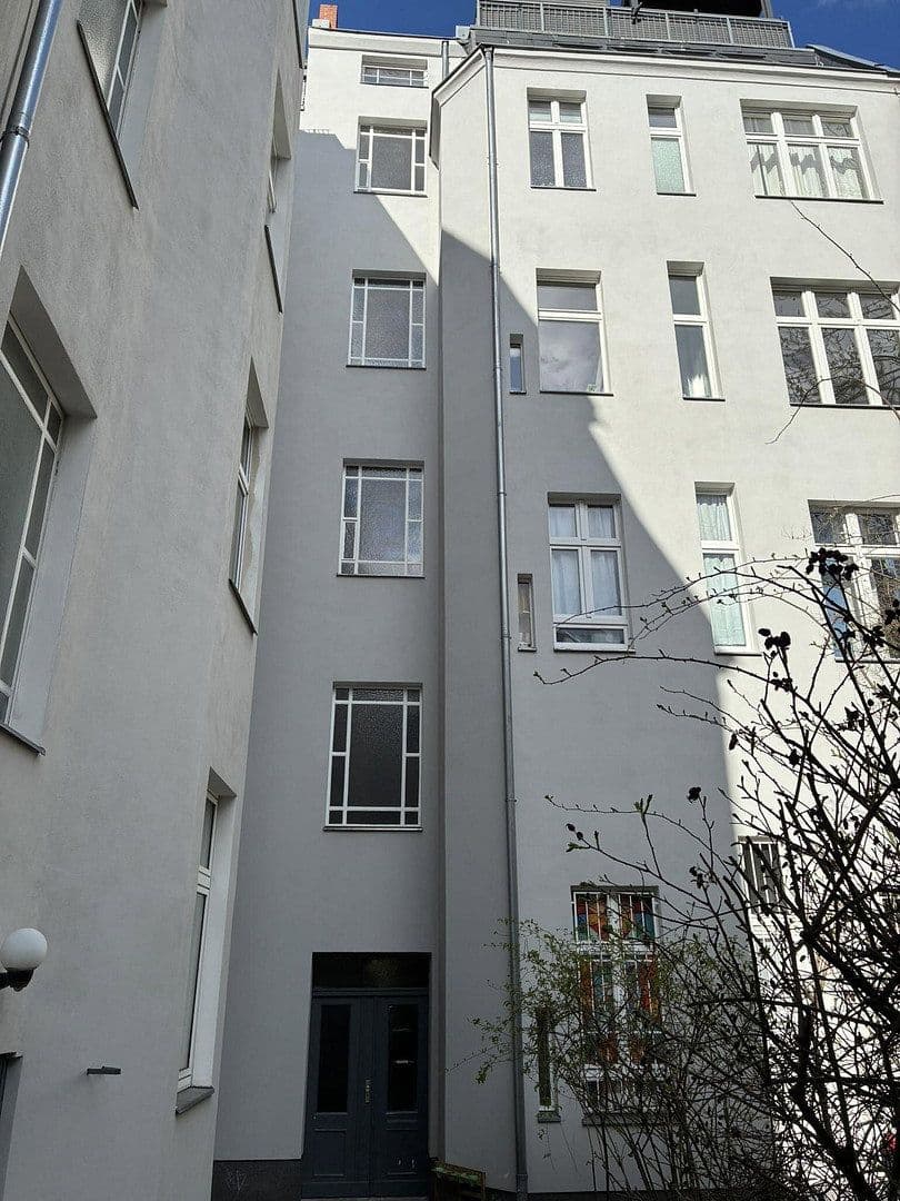 Predaj bytu 4-izbový 130 m², Berlin, Berlín Predaj bytu 4-izbový 130 m², Berlin, Berlín