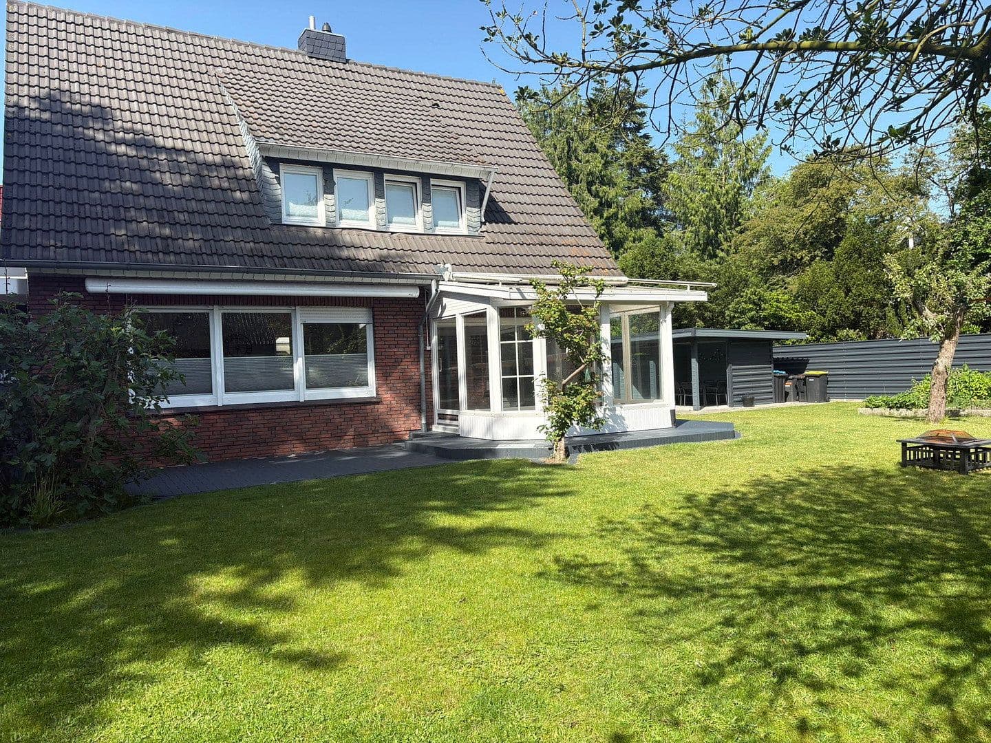 Predaj domu 120 m², pozemek 737 m², Am Kamp 25, Papenburg, Dolné Sasko Predaj domu 120 m², pozemek 737 m², Am Kamp 25, Papenburg, Dolné Sasko