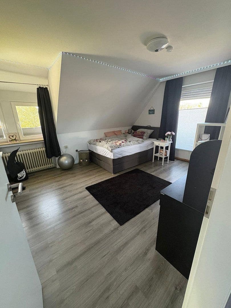 Predaj domu 120 m², pozemek 737 m², Am Kamp 25, Papenburg, Dolné Sasko Predaj domu 120 m², pozemek 737 m², Am Kamp 25, Papenburg, Dolné Sasko