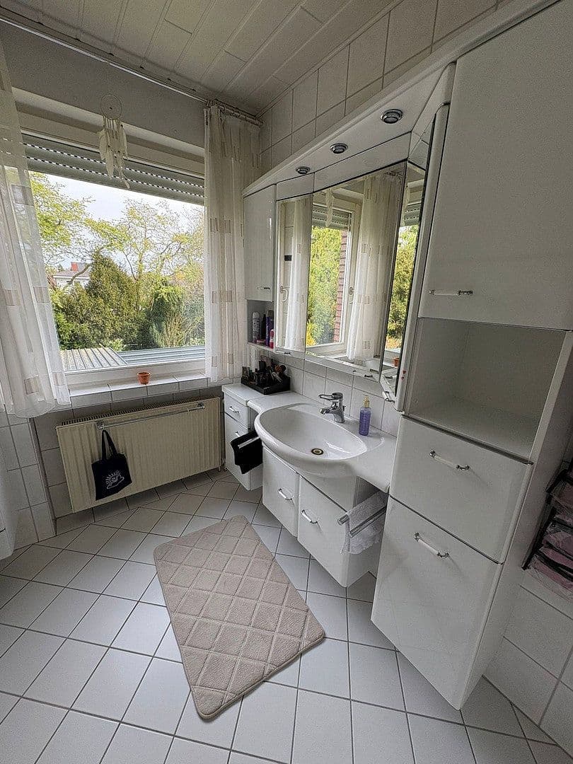 Predaj domu 120 m², pozemek 737 m², Am Kamp 25, Papenburg, Dolné Sasko Predaj domu 120 m², pozemek 737 m², Am Kamp 25, Papenburg, Dolné Sasko
