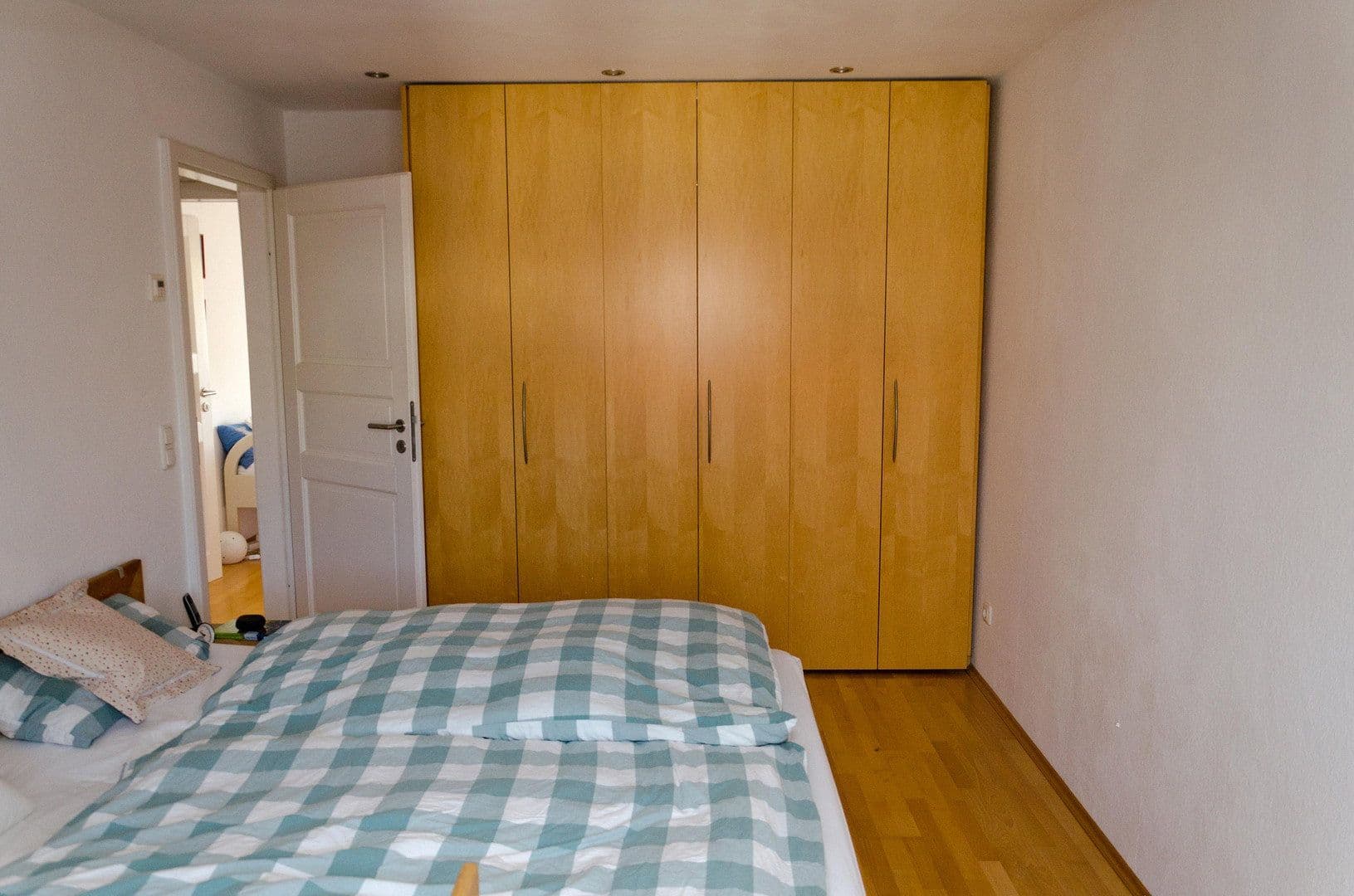 Prenájom bytu 7-izbový 141 m², Kassel, Hesensko Prenájom bytu 7-izbový 141 m², Kassel, Hesensko