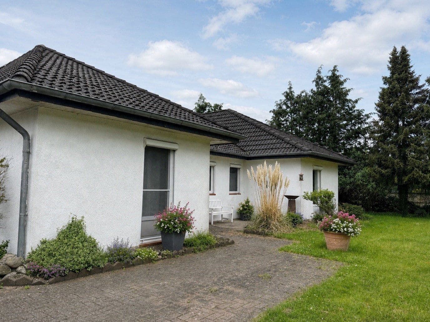 Predaj domu 150 m², pozemek 1.063 m², Reeßum, Dolné Sasko Predaj domu 150 m², pozemek 1.063 m², Reeßum, Dolné Sasko