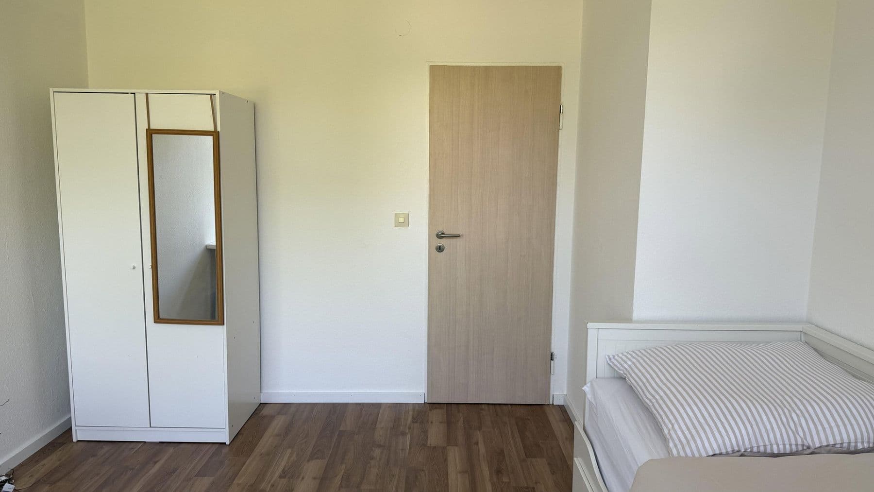 Prenájom bytu 1-izbový 14 m², Heddernheimer Landstraße 148A, 60439 Frankfurt, Frankfurt am Main, Hesensko Prenájom bytu 1-izbový 14 m², Heddernheimer Landstraße 148A, 60439 Frankfurt, Frankfurt am Main, Hesensko