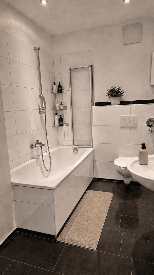 Prenájom bytu 4-izbový 95 m², Nassauerstraße 4, Saarbrücken, Sársko Prenájom bytu 4-izbový 95 m², Nassauerstraße 4, Saarbrücken, Sársko