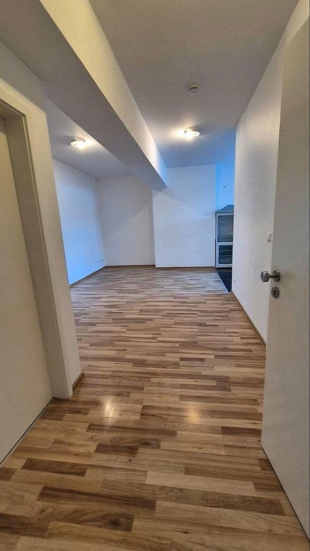 Prenájom bytu 4-izbový 95 m², Nassauerstraße 4, Saarbrücken, Sársko Prenájom bytu 4-izbový 95 m², Nassauerstraße 4, Saarbrücken, Sársko