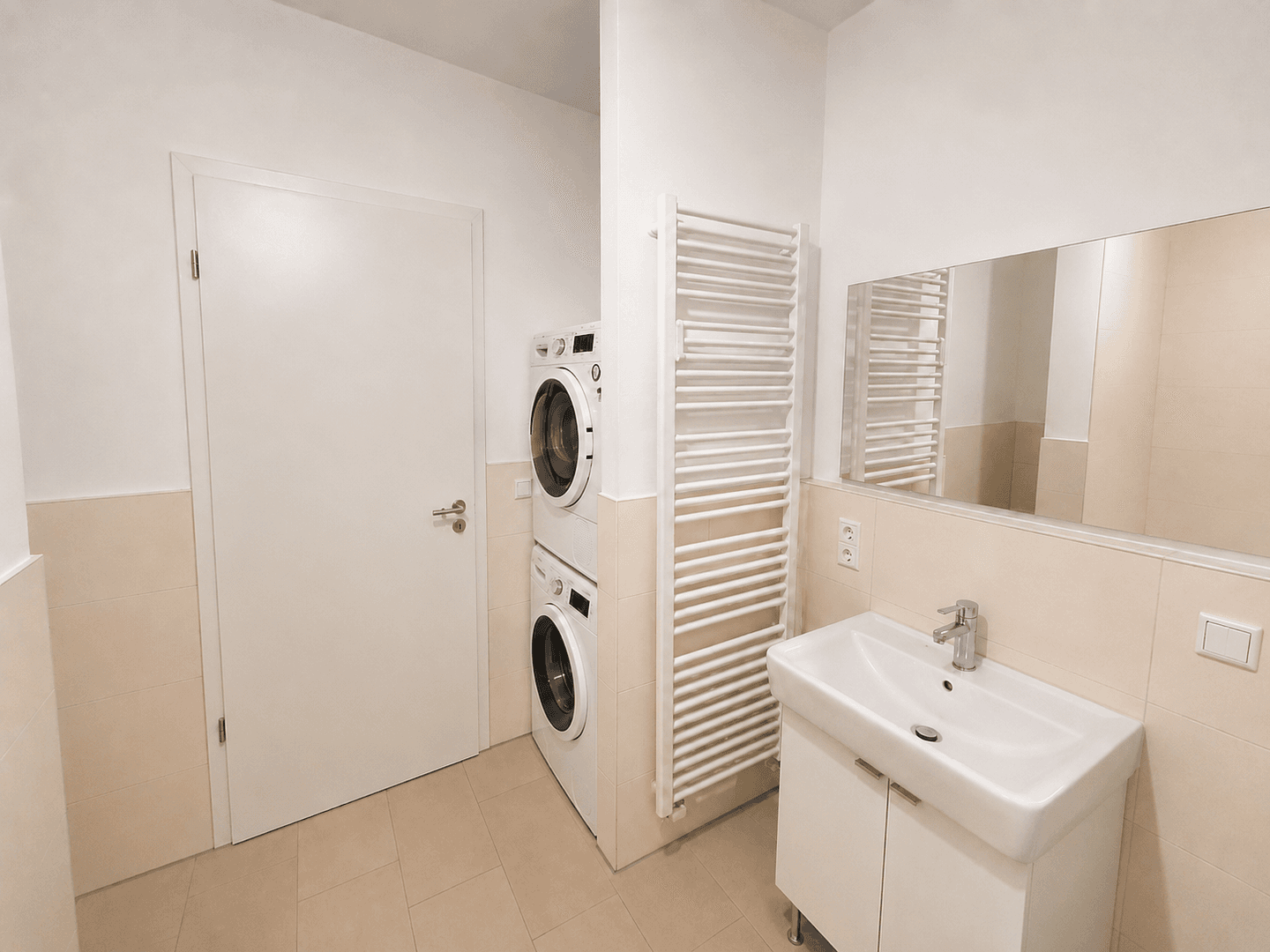 Predaj bytu 4-izbový 97 m², Berlin, Berlín Predaj bytu 4-izbový 97 m², Berlin, Berlín