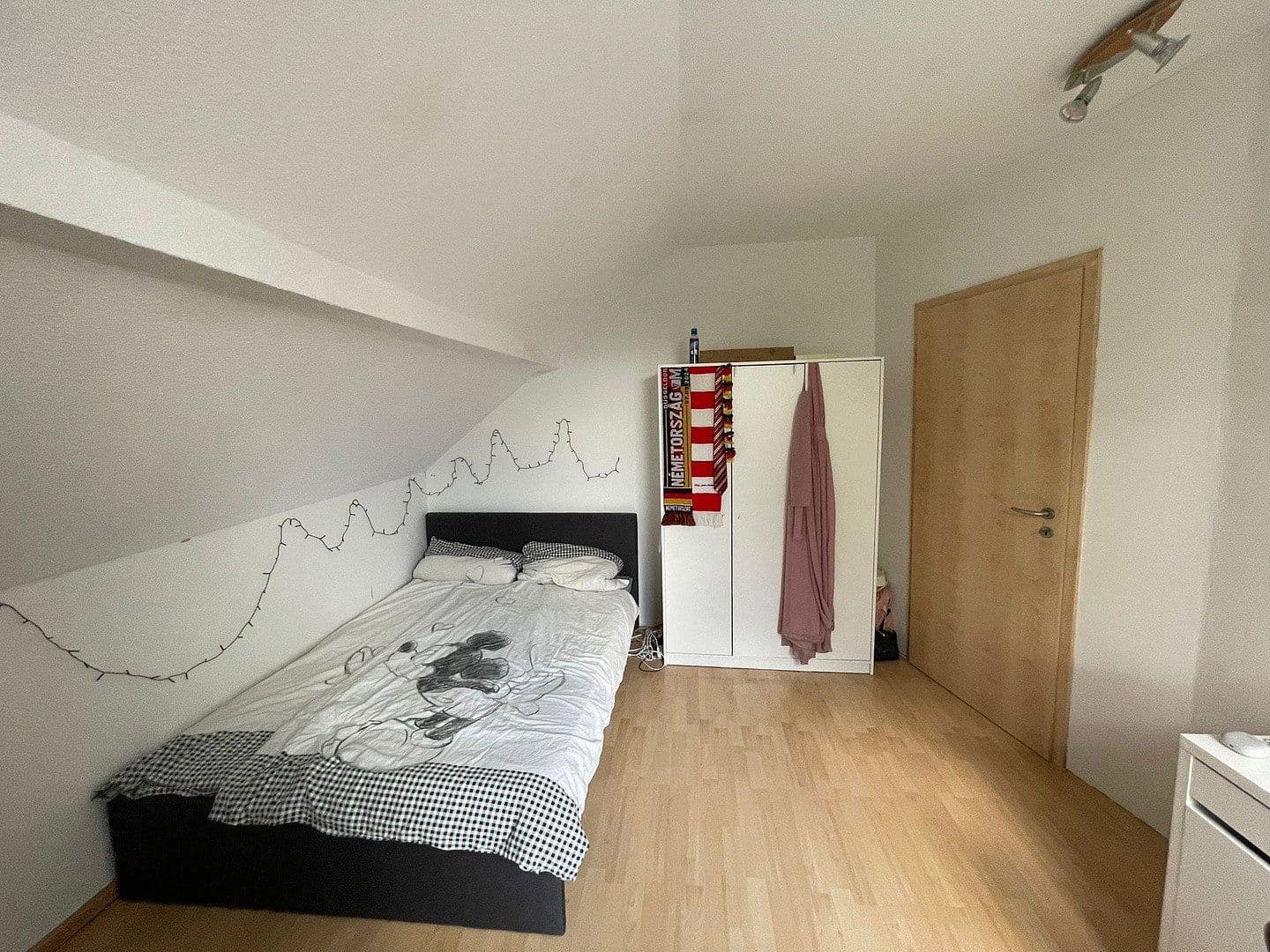 Prenájom bytu 3-izbový 89 m², Am Krüzweg 70, Bochum, Severné Porýnie - Westfálsko Prenájom bytu 3-izbový 89 m², Am Krüzweg 70, Bochum, Severné Porýnie - Westfálsko